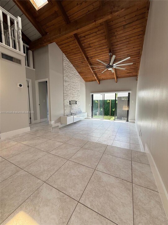 2312 SW 81st Ave in Davie, FL - Building Photo