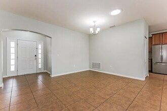 6442 Twin Bridges Dr in Zephyrhills, FL - Building Photo - Building Photo