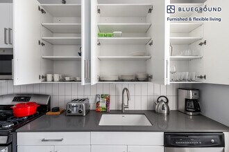 330 S Wells St in Chicago, IL - Building Photo - Building Photo