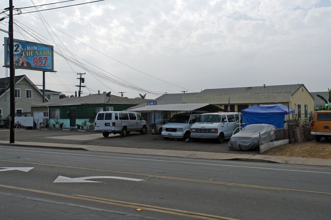 1820-1830 Skyline Dr in Lemon Grove, CA - Foto de edificio - Building Photo