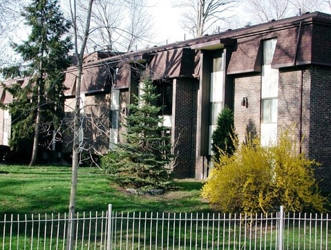 Cambridge Woods & Briar Cliff Woods in Toledo, OH - Building Photo - Building Photo