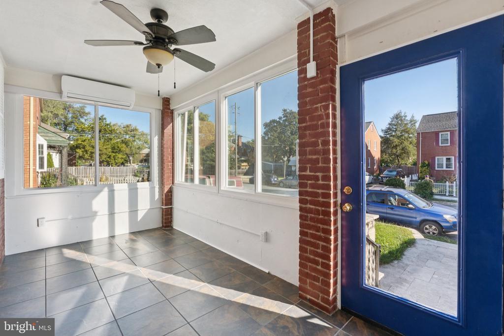 2718 S Uhle St in Arlington, VA - Building Photo