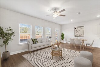 Pine Valley Commons in Fairburn, GA - Building Photo - Building Photo