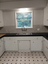 404 Naranja Dr, Unit 404 in Glendale, CA - Building Photo - Building Photo