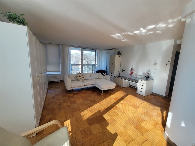 65 Babcock St, Unit 2 in Brookline, MA - Foto de edificio - Building Photo