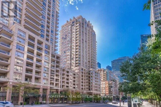 property at 909-1909 Bay St.