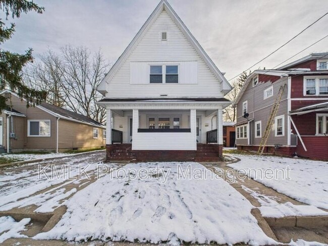 property at 918 Peckham St