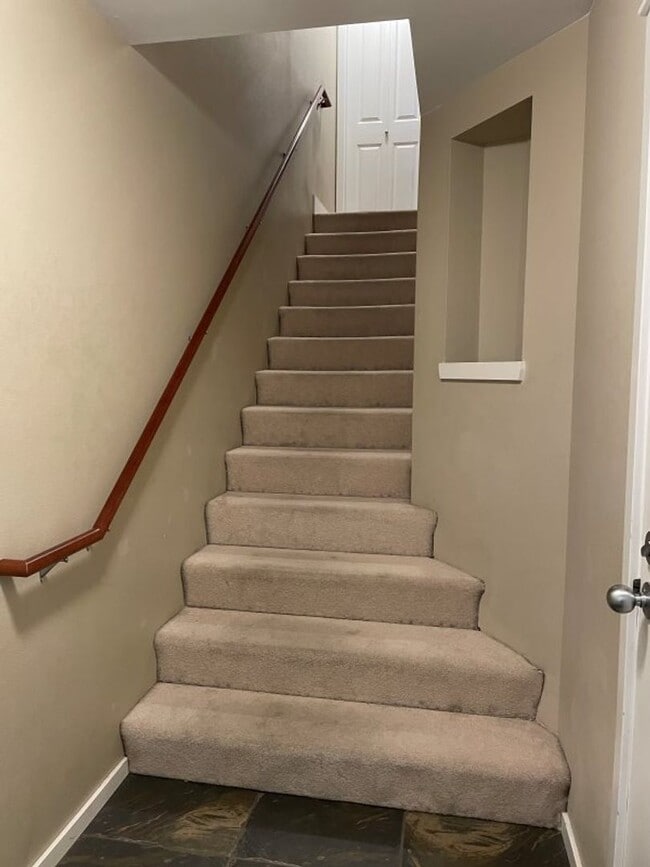 22566 NE Alder Crest Ln in Redmond, WA - Building Photo - Building Photo