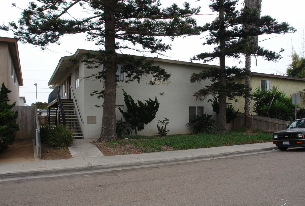 285 Elder Ave in Imperial Beach, CA - Foto de edificio