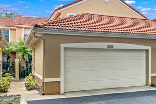 1010 Winderley Pl in Maitland, FL - Building Photo