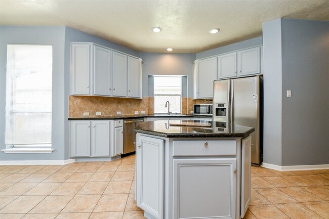 12823 Dadebrook Ct