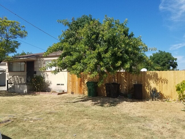 612-30 Chamberlain Ave in El Cajon, CA - Building Photo - Building Photo