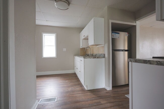 1207 Fulton Dr NW in Canton, OH - Building Photo - Building Photo