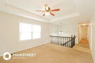 513 NW Willow Dr in Grain Valley, MO - Foto de edificio - Building Photo