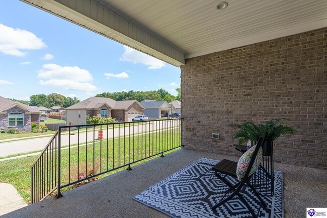 306 Turner Ct in Vine Grove, KY - Building Photo - Building Photo