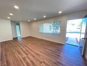 5215 Waring Rd in San Diego, CA - Building Photo - Building Photo