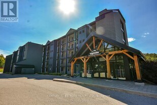 80 Horseshoe Blvd in Barrie, ON - Building Photo
