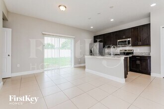 418 Churchill Ct in Poinciana, FL - Building Photo - Building Photo