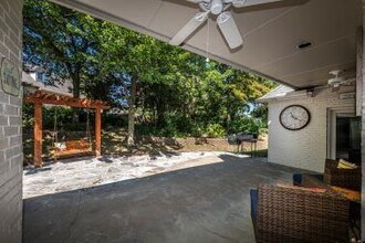 1017 Gulmor Rd in Edmond, OK - Foto de edificio - Building Photo