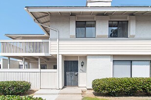 3987 Camino Lindo in San Diego, CA - Building Photo