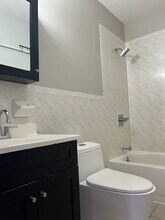 50 Atlantic St, Unit 4 in Jersey City, NJ - Foto de edificio - Building Photo