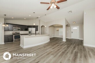 463 Columbia Ct in Poinciana, FL - Foto de edificio - Building Photo