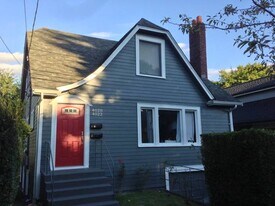 4020 2nd Ave NE in Seattle, WA - Building Photo