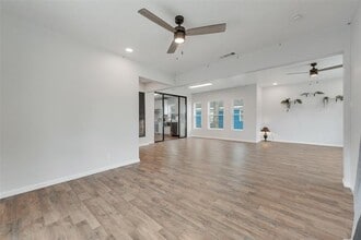 403 S Marlborough Ave in Dallas, TX - Building Photo - Building Photo
