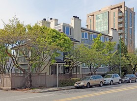 1606 W 10th Ave in Vancouver, BC - Building Photo