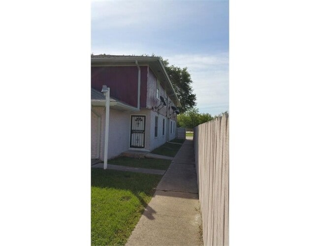 10921 Roger Dr