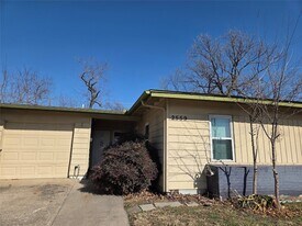 2559 Valwood Pkwy in Farmers Branch, TX - Building Photo