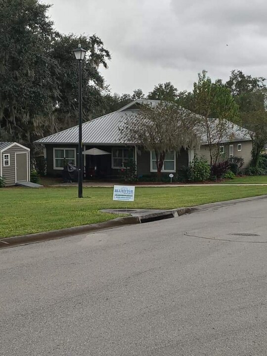 172 SW Jewel Lk Dr in Lake City, FL - Building Photo