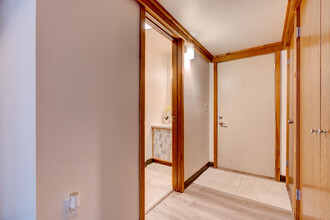 417 10th Ave in Coralville, IA - Building Photo - Building Photo