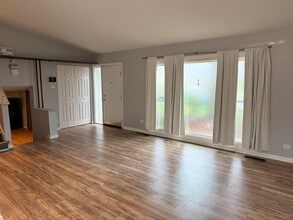 202 Kentucky St in Park Forest, IL - Building Photo - Building Photo