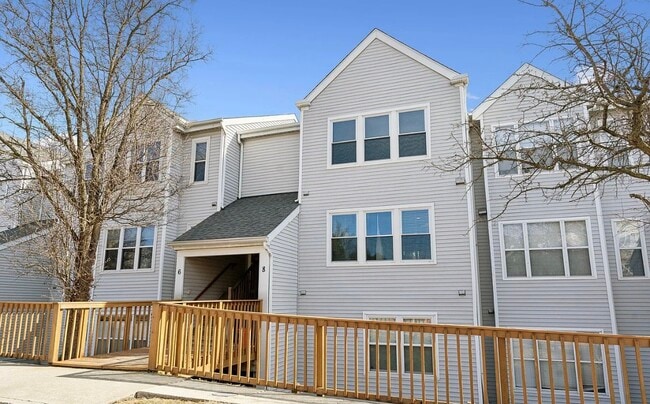 8 Deer Run Ct, Unit 8B in Arbutus, MD - Foto de edificio - Building Photo