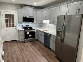10 Klebart Ave, Unit 2 in Webster, MA - Building Photo
