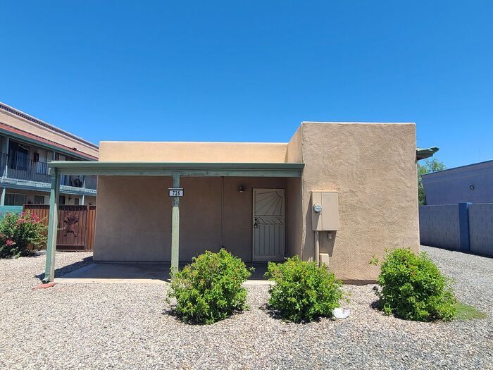 726 W Thurber Rd in Tucson, AZ - Building Photo