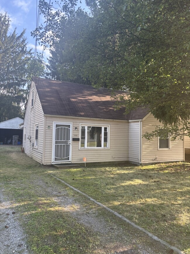 property at 1539 Wakefield Ave