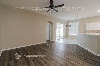 3704 Golden Eagle Dr in Land O Lakes, FL - Building Photo - Building Photo
