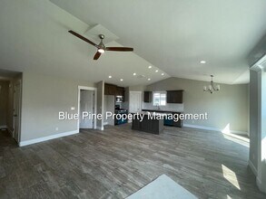 1924 Harrington Cir in Idaho Falls, ID - Building Photo - Building Photo