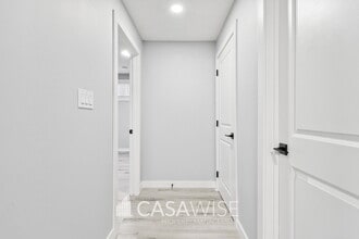 1227 Plum Bnd SW in Edmonton, AB - Building Photo - Building Photo