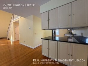 22 Wellington Cir in Lebanon, NH - Building Photo - Building Photo