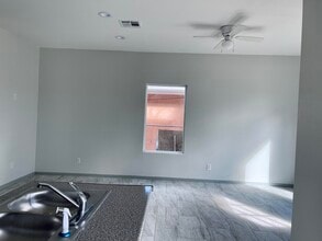 621 Main St in Clint, TX - Building Photo - Building Photo