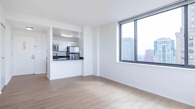 75 Poplar St in Brooklyn, NY - Building Photo - Building Photo