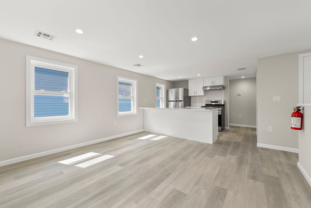 30 New St, Unit 2 in Montclair, NJ - Foto de edificio