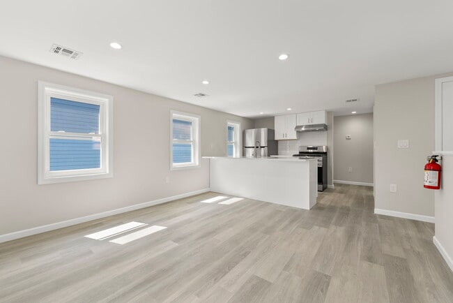 30 New St, Unit 2
