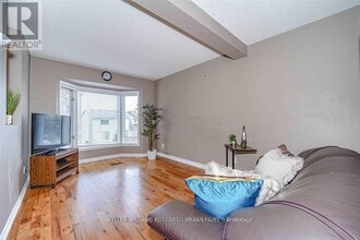 75 William Curtis Cir in Newmarket, ON - Building Photo - Building Photo