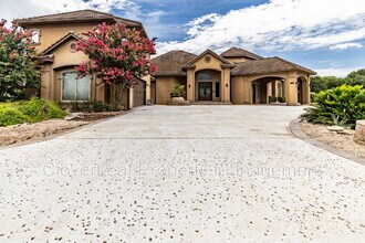 2226 Windsor Pl in New Braunfels, TX - Building Photo - Building Photo