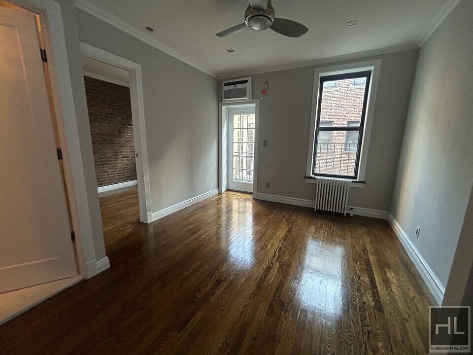 East 18th Street in New York, NY - Building Photo