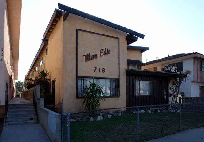 718 S Myrtle Ave in Inglewood, CA - Building Photo - Building Photo